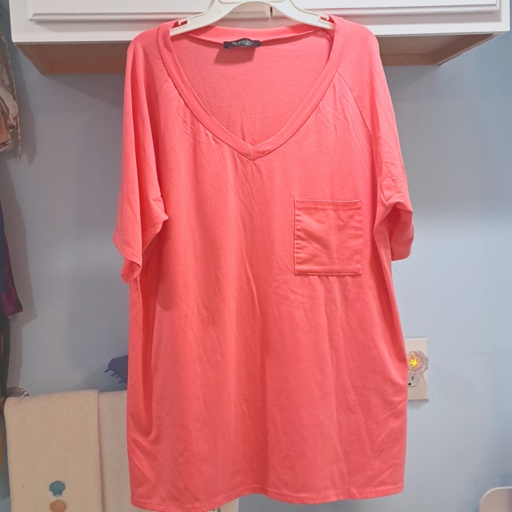 Basico Short Sleeve V-neck Tshirt